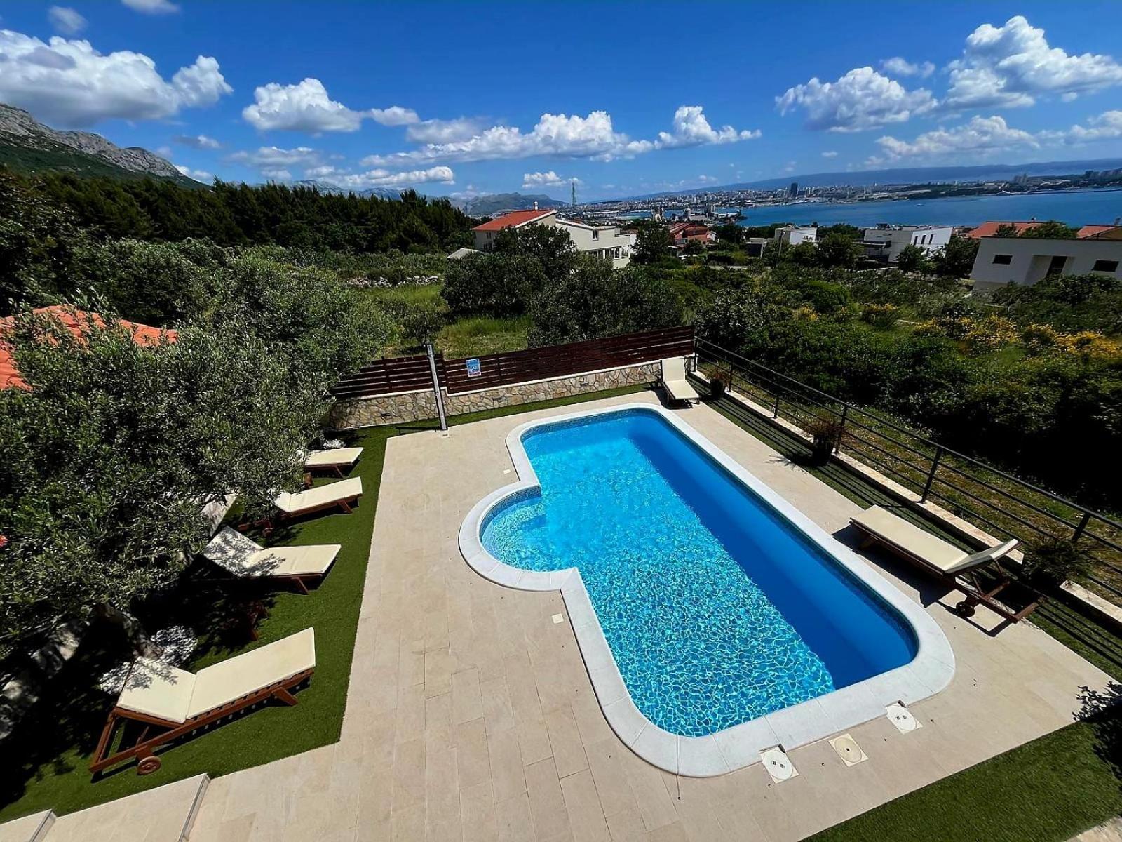 Kaštela Holiday Home Magic View With Private Heated Pool מראה חיצוני תמונה